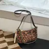 Bolso Retro de Nicho Transfronterizo de Gamuza para Mujer 2026 Nuevo Versátil Bolso Cruzado Estampado de Leopardo Bolso de Hombro para Viajes y Uso Diario