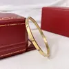 E-commerce transfronteiriço melhor venda fonte clássica com a fivela de unha de diamante estrela do céu pulseira de casal três cores