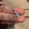 Colar Retro Estilo Chinês Novo com Flor de Íris Cravejada de Diamantes para Mulheres, Corrente de Clavícula Estilo Vintage Retro de Luxo Leve