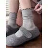 Calcetines blancos para mujer para principios de otoño, calcetines de encaje hasta la mitad de la pantorrilla, calcetines largos de algodón puro con volantes, combinados con zapatos Birkenstock, calcetines apilados para primavera y otoño para mujer