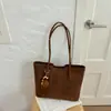 Bolso grande de mujer retro transfronterizo 2026 nuevo bolso tote de versión coreana de moda ligero para hombro para el día a día