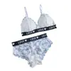 Conjunto Sexy de Lingerie com Renda de Malha Bordada Coração com Letras
