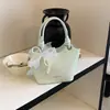 Bolsa de Ombro Casual Simples Transfronteiriça Novo Estilo Coreano Moda para o Dia a Dia Design de Nicho Tendência Versátil Bolsa Transversal Estilo Balde
