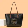 Bolso de Mano Grande con Grabado de Tótem Estilo Nacional, Bolso de Hombro Color Frotado a Mano Vintage, Bolso Tote de Alta Gama Estilo Étnico