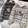 Chaqueta Casual con Capucha Jacquard Fair Isle Estilo Retro Invierno Nuevo Estilo Forro Polar Grueso Cálido Cortavientos Ropa de Forro Polar