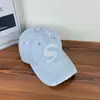 Boné de Baseball de Sarja Lavada Novo da Primavera para Mulheres com Furos Moda Letra Grande S Tendência Versátil Casual para Homens
