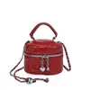 Bolso pequeño de caja de moda para mujer de este año, nuevo y versátil para el otoño de 2026, con cadena de bola dorada pequeña y patrón de diamante, bolso cruzado de moda