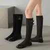 Botas elásticas de camurça de salto baixo, nova coleção outono/inverno 2026, botas de salto grosso que afinam as pernas, botas femininas slim-fit, botas longas, botas estilo Dr. Martens, botas over-the-knee