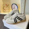 Zapatillas de entrenamiento alemanas para mujer con suela gruesa y que aumentan la altura, nueva colección otoño 2026, a la moda y adelgazantes, zapatillas blancas con cordones, ligeras y casuales