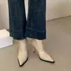 Moda de Tacón Alto 2026 Elegantes de Tacón Fino Socialité Nuevo Estilo Punta Fina Botines Versátiles Europeos y Americanos para Mujer Estilo de Botas Adelgazantes Dr. Martens