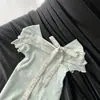 Camiseta de Manga Corta con Diseño Off-Shoulder Ajustada Dopamine Ins Moda Verano 2026 Nuevo Top Ajustado para Mujer