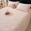 Lençol de Cama de Veludo Leite com Escultura de Inverno Peça Única Aconchegante Veludo Quente Capa de Edredom de Veludo Coral Saia de Cama Peluda Colcha Conjunto de Três Peças