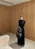 Vestido de Tricô Gola Alta Manga Longa Vermelho de Natal e Ano Novo para Mulheres no Outono e Inverno, Moda Elegante Afinando o Visual Saia Longa Base