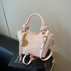 Bolsa Pequena Super Popular de Comércio Exterior para Mulheres Primavera e Verão 2025 Nova Casual Nicho Estilo Coreano Bolsa Transversal Popular Bolsa Carteiro Bolsa Balde