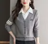 Elegante y a la moda conjunto de dos piezas de suéter para mujer, top de punto para otoño e invierno, bloques de color, rejuvenecedor, de moda, camisa base con cuello de camisa