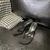 2026 nuevas sandalias de chancla de tacón alto retro francesas de alta gama para mujer, chanclas de exterior de moda para verano con tacón grueso