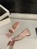 Sapatos Mary Jane de Cetim Rosa com Aumento de Altura Oculto para Mulheres, Coleção de Verão 2026, Adequados para Combinar com Vestidos, Sapatilhas de Bico Quadrado