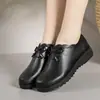 Zapatos de Suela Blanda de Corte Profundo Zapatos Individuales 2026 Otoño de Suela Plana Antideslizantes Zapatos para Madres de Mediana Edad Zapatos de Piel para Mujer Zapatos para Mujeres de Mediana Edad y Mayores