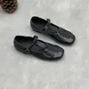 Zapatos de mujer de nuevo estilo tejidos a mano de piel de vaca lavada, zapatos planos vintage desgastados de punta cuadrada con tira en T, cómodos zapatos de piel genuina