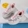 Zapatos Deportivos para Niña 2026 Niña Bebé Malla Transpirable Huecos Zapatos de Malla Simple Nuevo Estilo Verano Zapatos de Papá para Niños Modernos