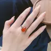 Anillo de Plata Esterlina S925 con Dijes de Cera de Abeja Natural y Ágata Roja del Sur, Estilo Chino Nuevo con Patrón Tradicional, Anillo Grande de Cabujón Estilo Étnico