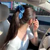 En Stock Estilo Yimengling Azul Denim Camelia Pinza Banana de Alta Gama para la Parte Posterior de la Cabeza Accesorio para el Cabello