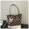 Bolso de Moda Estilo Coreano con Lunares para Mujer 2026 Nuevo Bolso Tote Casual con Bloques de Color Bolso de Hombro Individual de Gran Capacidad para Salir y Viajar al Trabajo