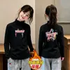 Blusa Térmica de Felpa para Niñas con Cuello Volante Otoño Invierno 2026 Nuevo Estilo para Niños Medianos y Mayores Cuello Alto Capa Base Cálida Blusa Casual