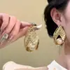 ¡Hija Rica! Pendientes de Metal y Perlas Elegantes de Gama Alta Estilo Retro Europeo y Americano Pendientes de Diseño Exagerado de Moda