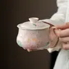 Caneca de Cerâmica Rosa Claro com Peônia Pintada à Mão e Design em Camadas, Adequada para Uso no Escritório e em Casa, Caneca com Infusor de Chá