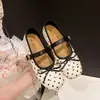 Aumento interno de altura de 3 cm, punta redonda, zapatos Mary Jane de lunares, nuevo estilo francés primavera-verano 2026, moño, zapatos planos de una sola tira