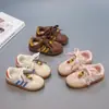 Zapatos de entrenamiento bajos antideslizantes de suela blanda para niños, alemanes, Otoño 2025, nuevos, cómodos, para estudiantes, niños y niñas, zapatos deportivos casuales