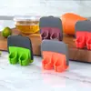 Descascador de Dedo em Aço Inoxidável Criativo Planeador de Melão para Dois Dedos Raspador Multifuncional Doméstico Descascador Portátil Planeador de Frutas