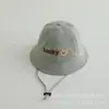 Novo chapéu de pescador infantil 2025 bordado tridimensional com letras urso primavera e verão fino chapéu de pescador para bebê proteção solar respirável