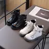 Botas de Plataforma Gruesa Retro. Botas Martens Mujer 2026 Otoño/Invierno Nuevo Estilo Felpa Adentro Versátil Súper Elegantes Punta Redonda Con Cordones Botines Tobilleros Mujer