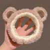 Diadema de peluche de oso linda para mujer, especialmente diseñada para lavarse la cara y aplicar mascarillas faciales, accesorio para el cabello antideslizante y que no aprieta