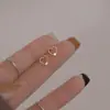 Nuevos Pendientes de Corazón Estilo Moda Simple Adornos para Orejas con Forma de Corazón Adecuados para el Trayecto al Trabajo Diseño Pequeño de Nicho Sentido de la Moda Accesorios Populares