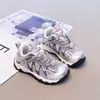 Zapatos para Niños Niños 2026 Verano Nuevos Zapatos Deportivos para Correr para Niños Malla Transpirable Niños Medianos y Grandes Casuales Zapatos de Malla Forrest Gump