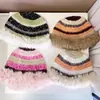 Chapéu de Pescador Listrado Patchwork de Pelúcia Designer Feminino Outono e Inverno Versátil Mostra o Rosto Pequeno Quente Proteção para as Orelhas Chapéu de Tricô Tendência
