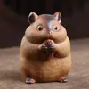 Mascota de té de arcilla púrpura Yixing, adorno de hámster, hecho a mano con acabado esponjoso, linda y adorable decoración de capibara para escritorio, juego de té