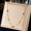 Colgante de corazón de pez de dibujos animados, un collar delicado y elegante de acero inoxidable con baño de oro, que ofrece un aspecto de alta gama, diseño original y adecuado para ventas transfronterizas, una cadena para la clavícula para mujer