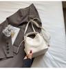 Bolsa Pequena de Mão para Mulheres 2025 Nova Moda Bolsa Balde Macia de Alta Qualidade Versátil Casual Ombro Transversal