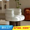Sofá individual de diseño moderno y sencillo con tela de terciopelo de cordero y empalme de colores para apartamento pequeño de estilo nórdico.