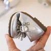 Zapatos de Princesa Mary Jane para Niñas con Pedrería de Fuegos Artificiales Piel Verano 2026 Nuevo Estilo Coreano Casual Versátil Suela Suave Zapatos Pequeños de Piel