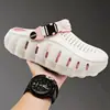 Zapatos perforados de suela gruesa para hombre 2026 nuevo verano ropa para exteriores pisar caca sensación de suela blanda antideslizante antiolor chanclas de playa de punta cerrada