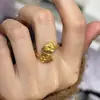 Libro Rojo Explosivo Anillo de Hoja de Arce Dorada Antigua Fa Arena 2025 Lujo Ligero Anillo Abierto de Hoja de Serpiente Dorada para Mujeres
