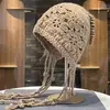 Gorro de Punto Rojo con Borla Floral para Viajes en el Oeste de Sichuan para Mujer, Gorro de Lana de Estilo Étnico Hueco para Otoño e Invierno con Protección para los Oídos, Gorro de Tejer