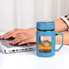 Vaso de agua de plástico con asa para el hogar, taza de té de negocios con asa, taza de vidrio de regalo, taza moderna minimalista, separación de té y agua