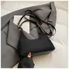 Bolsa tiracolo simples estilo coreano Bolsa Dumpling para mulheres 2025 Outono Nova Bolsa de ombro único transversal retrô de alta qualidade fosca