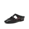 Mules fechadas trançadas estilo francês para mulheres, nova coleção primavera/verão 2026, sandálias planas slip-on de bico quadrado para uso externo
